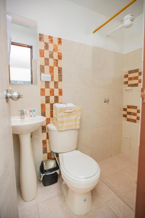 Komodo Alojamiento- Hostal Autoservicio, Ubicado Cerca Al Centro Historico - Bano Privado, Wifi , Cama 2X2 Y Agua Caliente Y Cocina Compartida Popayán Eksteriør billede