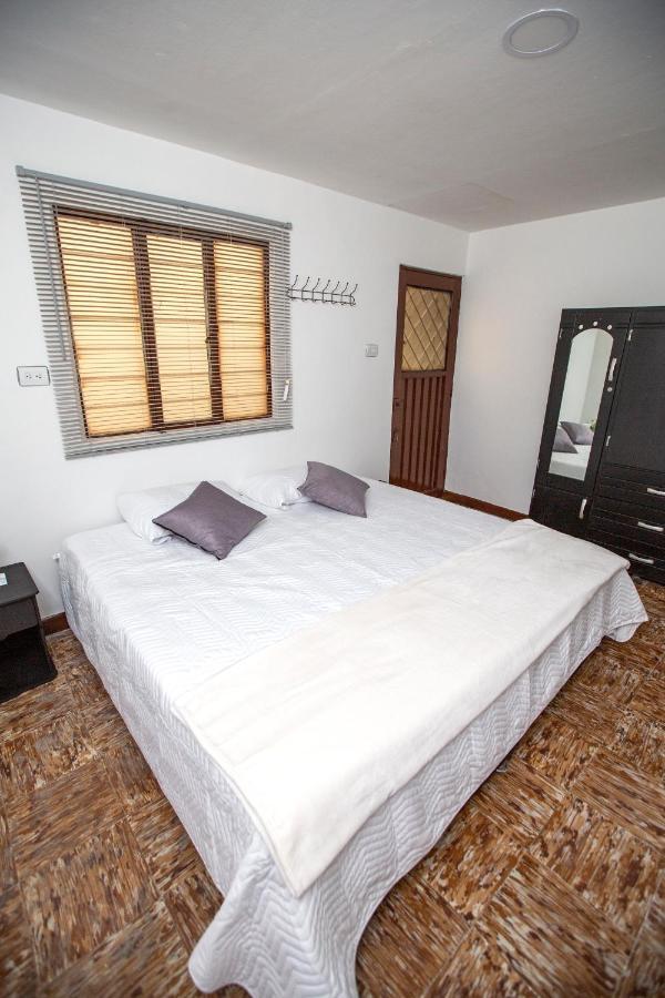 Komodo Alojamiento- Hostal Autoservicio, Ubicado Cerca Al Centro Historico - Bano Privado, Wifi , Cama 2X2 Y Agua Caliente Y Cocina Compartida Popayán Eksteriør billede