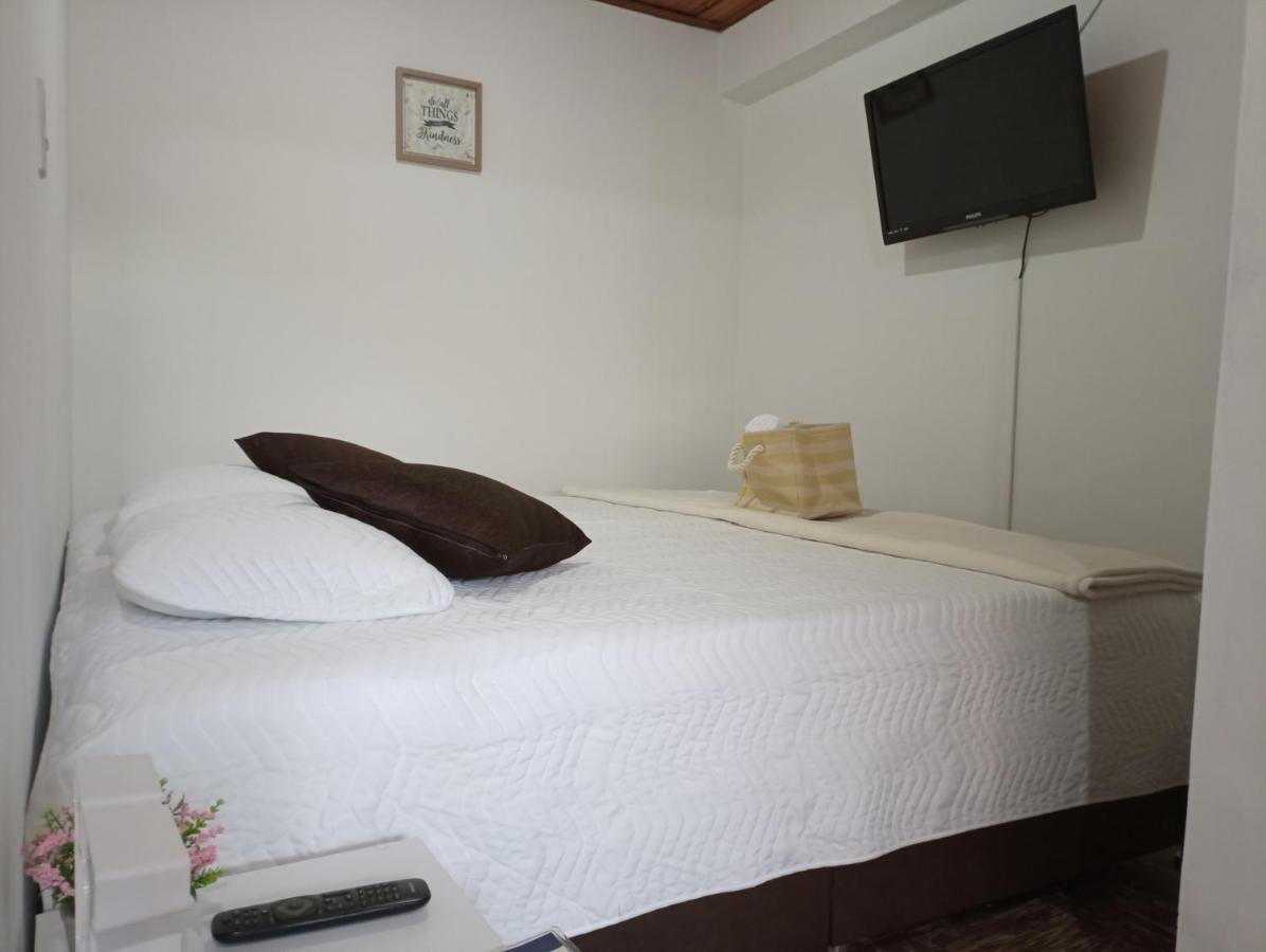 Komodo Alojamiento- Hostal Autoservicio, Ubicado Cerca Al Centro Historico - Bano Privado, Wifi , Cama 2X2 Y Agua Caliente Y Cocina Compartida Popayán Eksteriør billede