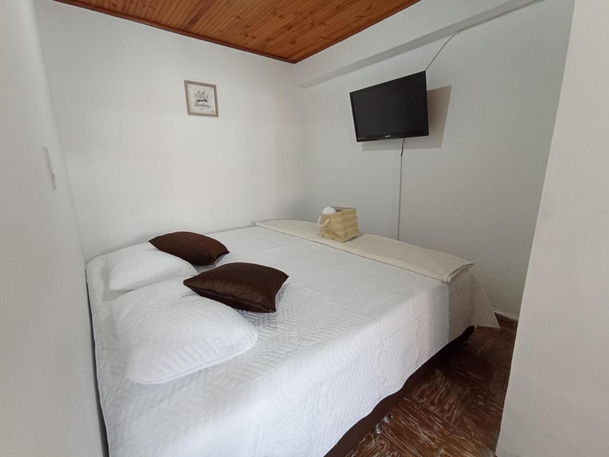 Komodo Alojamiento- Hostal Autoservicio - Ubicado Muy Cerca Al Centro Historico -Habitaciones Con Bano Privado, Wifi , Cama 2X2 Popayán Eksteriør billede