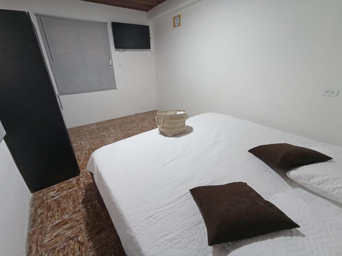 Komodo Alojamiento- Hostal Autoservicio, Ubicado Cerca Al Centro Historico - Bano Privado, Wifi , Cama 2X2 Y Agua Caliente Y Cocina Compartida Popayán Eksteriør billede