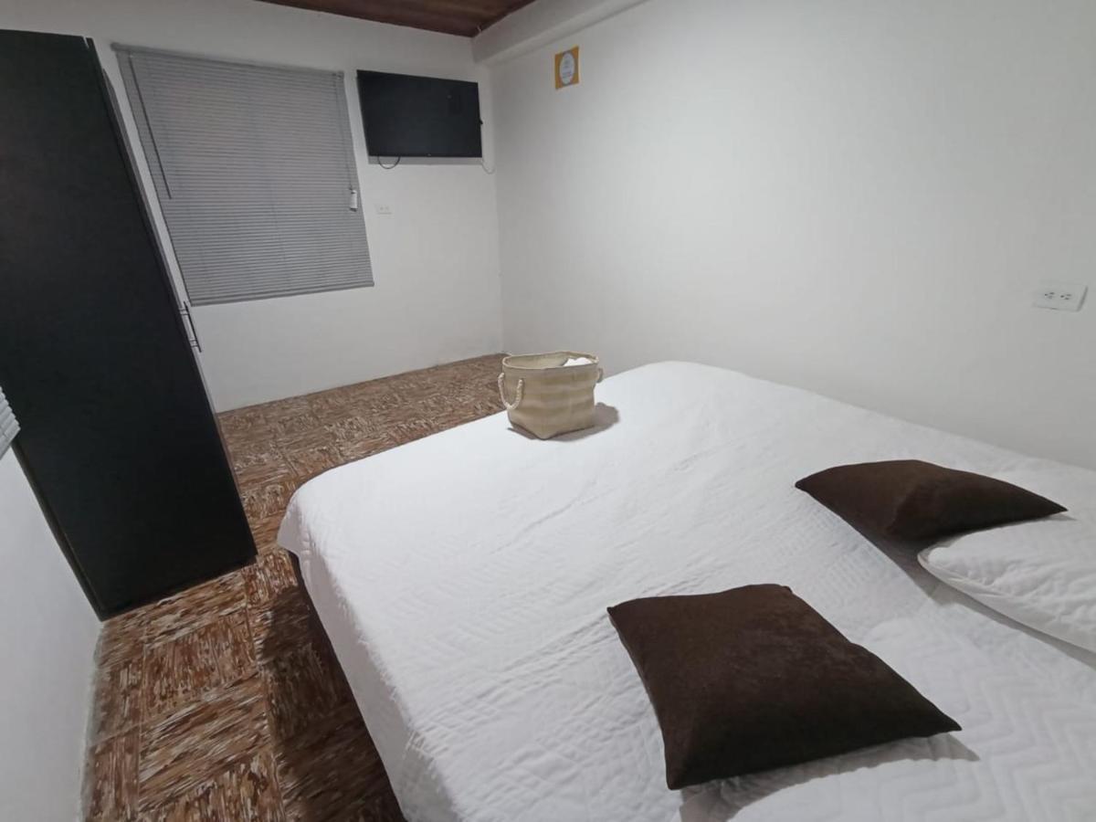 Komodo Alojamiento- Hostal Autoservicio - Ubicado Muy Cerca Al Centro Historico -Habitaciones Con Bano Privado, Wifi , Cama 2X2 Popayán Eksteriør billede