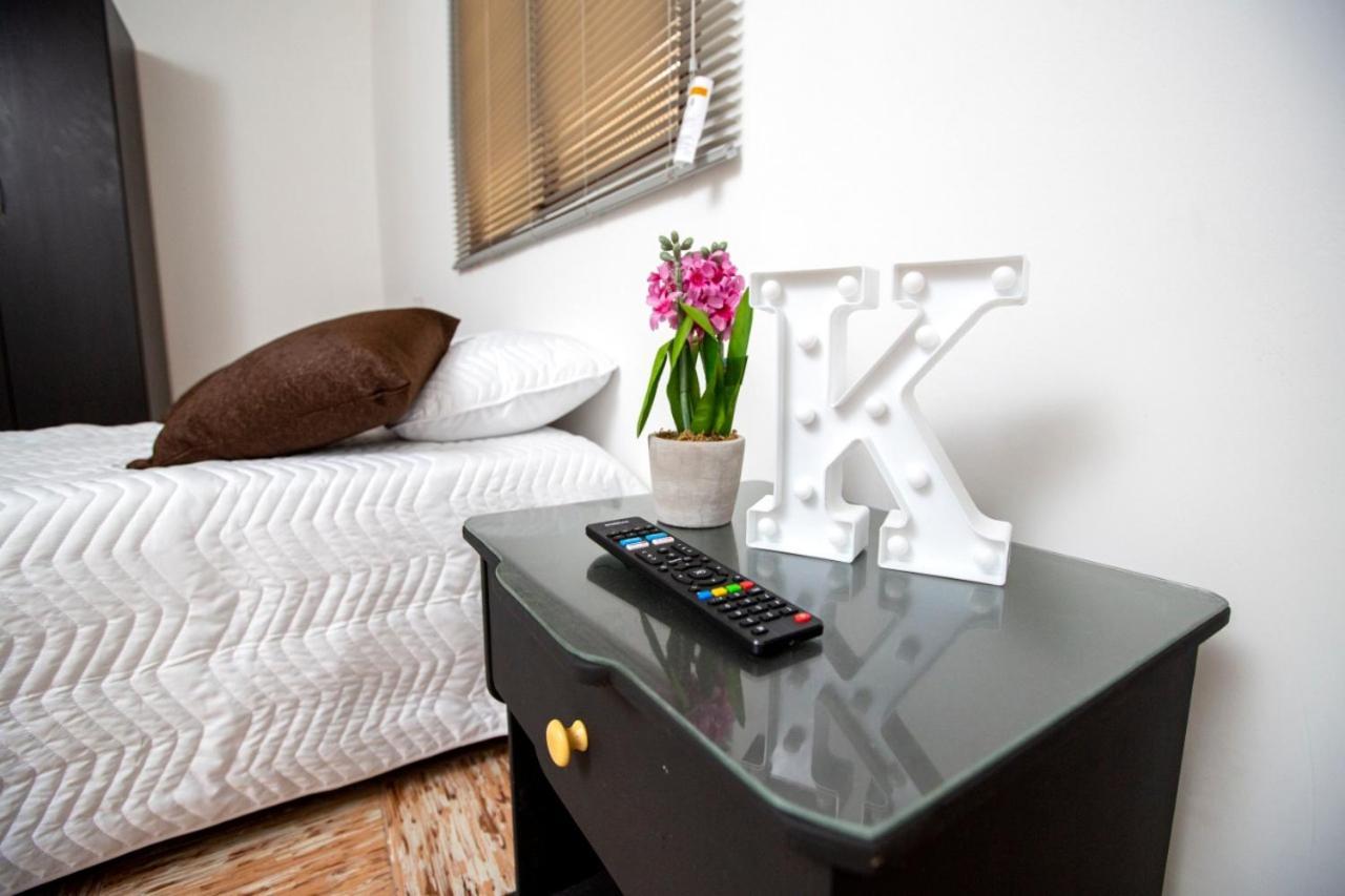 Komodo Alojamiento- Hostal Autoservicio, Ubicado Cerca Al Centro Historico - Bano Privado, Wifi , Cama 2X2 Y Agua Caliente Y Cocina Compartida Popayán Eksteriør billede