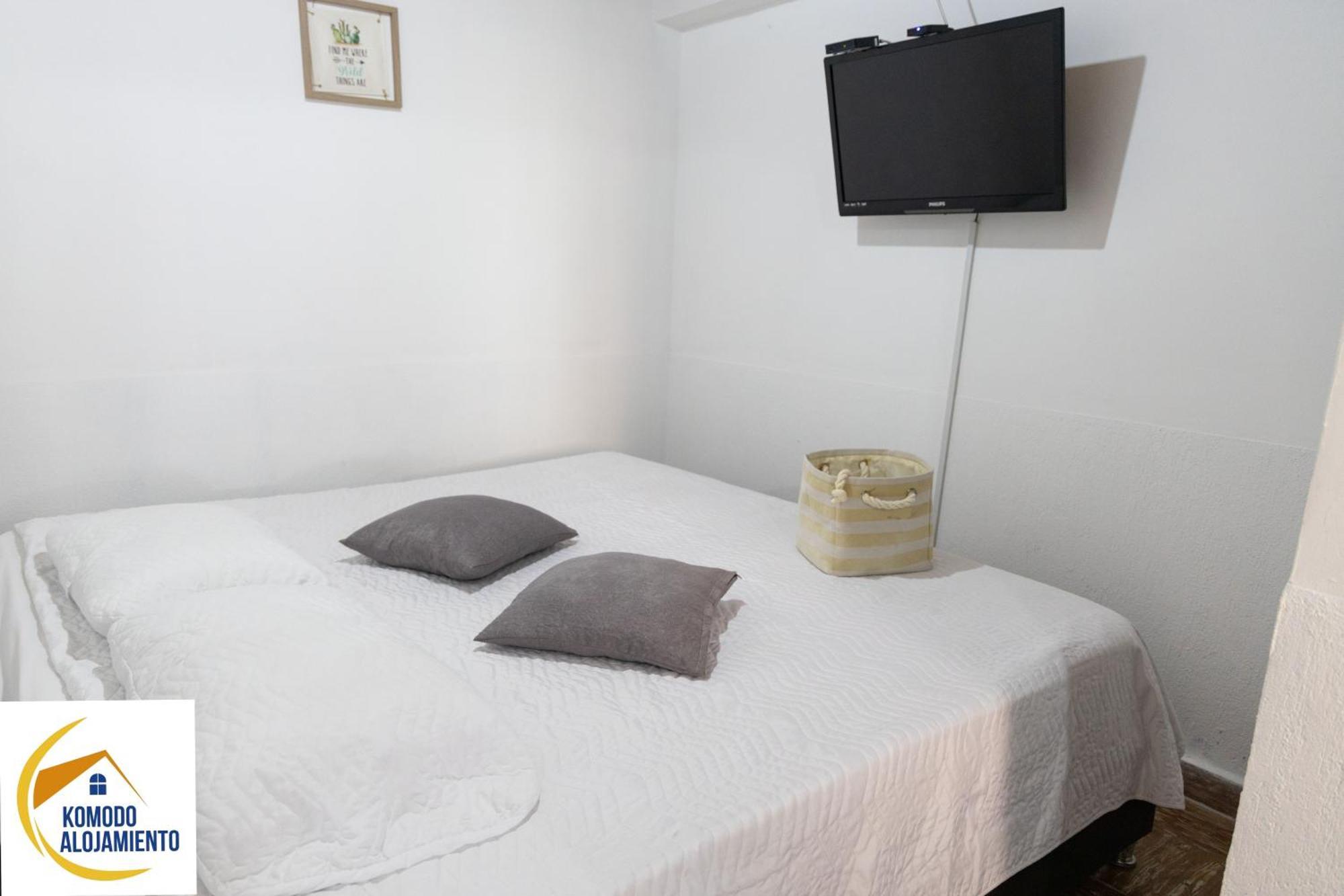 Komodo Alojamiento- Hostal Autoservicio, Ubicado Cerca Al Centro Historico - Bano Privado, Wifi , Cama 2X2 Y Agua Caliente Y Cocina Compartida Popayán Eksteriør billede