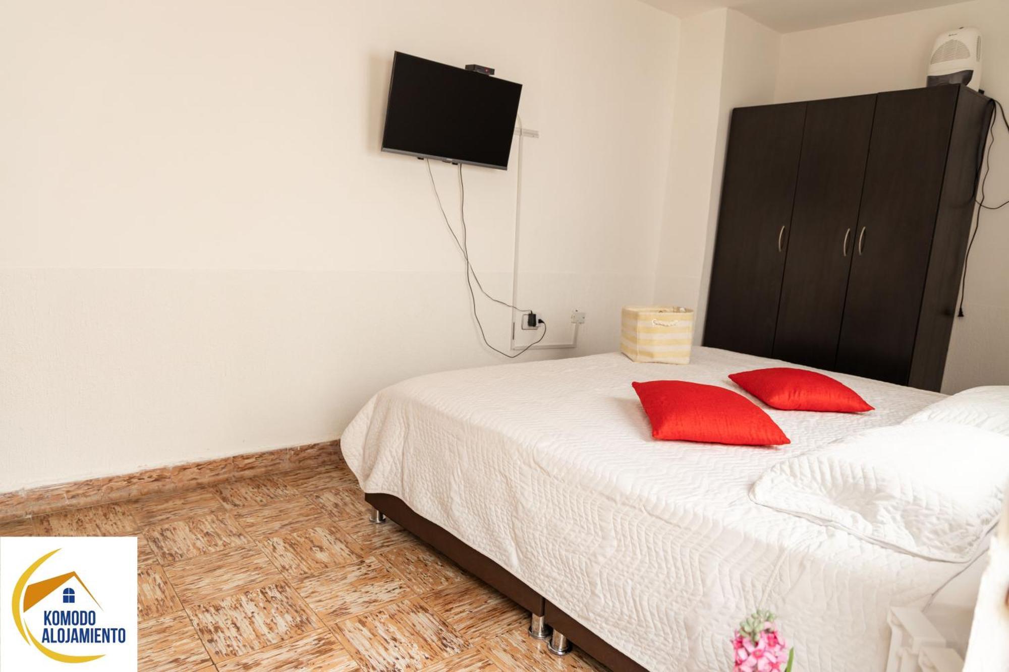 Komodo Alojamiento- Hostal Autoservicio, Ubicado Cerca Al Centro Historico - Bano Privado, Wifi , Cama 2X2 Y Agua Caliente Y Cocina Compartida Popayán Eksteriør billede
