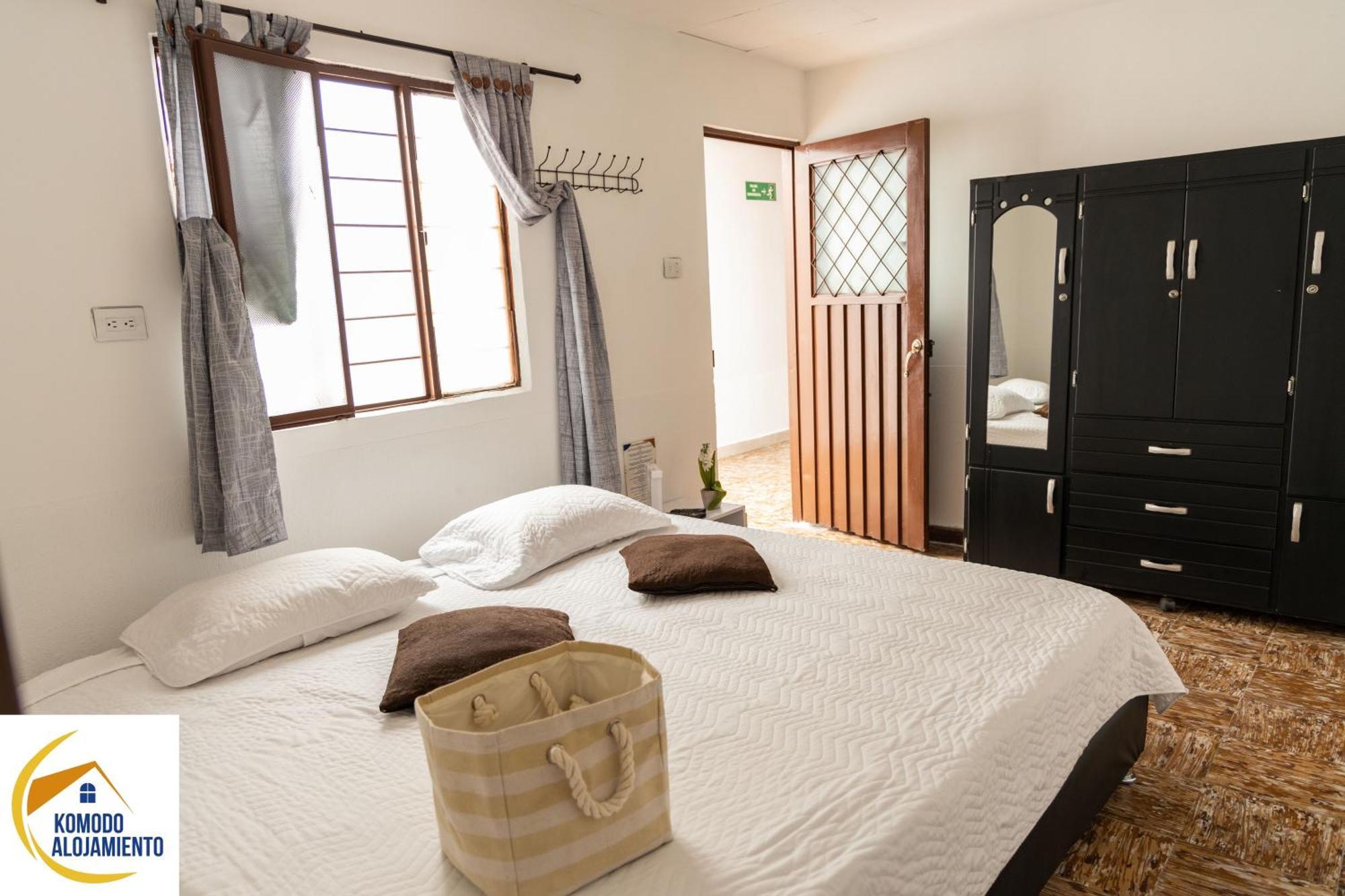 Komodo Alojamiento- Hostal Autoservicio, Ubicado Cerca Al Centro Historico - Bano Privado, Wifi , Cama 2X2 Y Agua Caliente Y Cocina Compartida Popayán Eksteriør billede