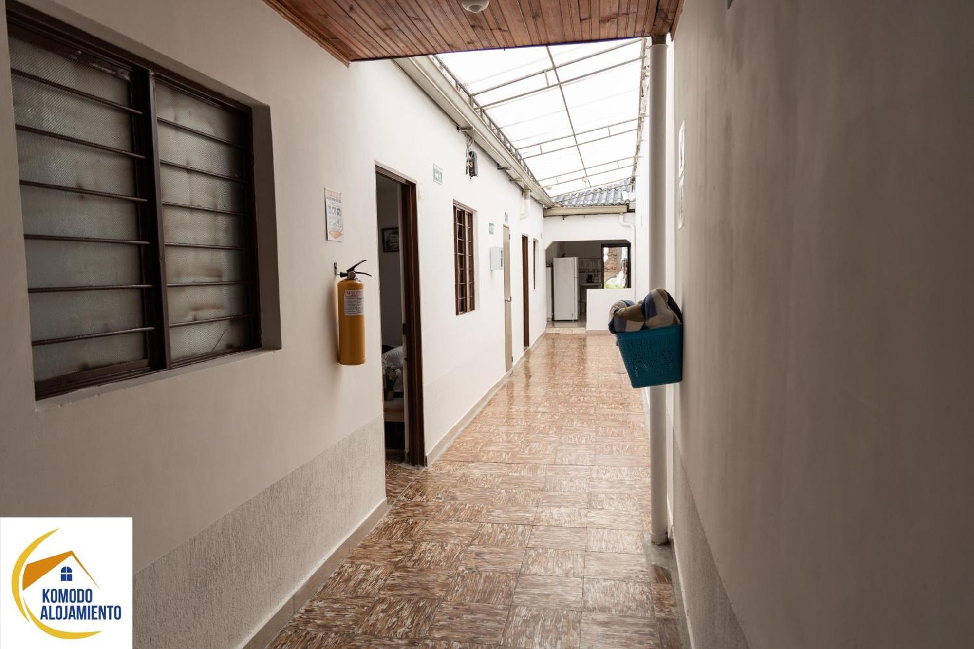 Komodo Alojamiento- Hostal Autoservicio, Ubicado Cerca Al Centro Historico - Bano Privado, Wifi , Cama 2X2 Y Agua Caliente Y Cocina Compartida Popayán Eksteriør billede