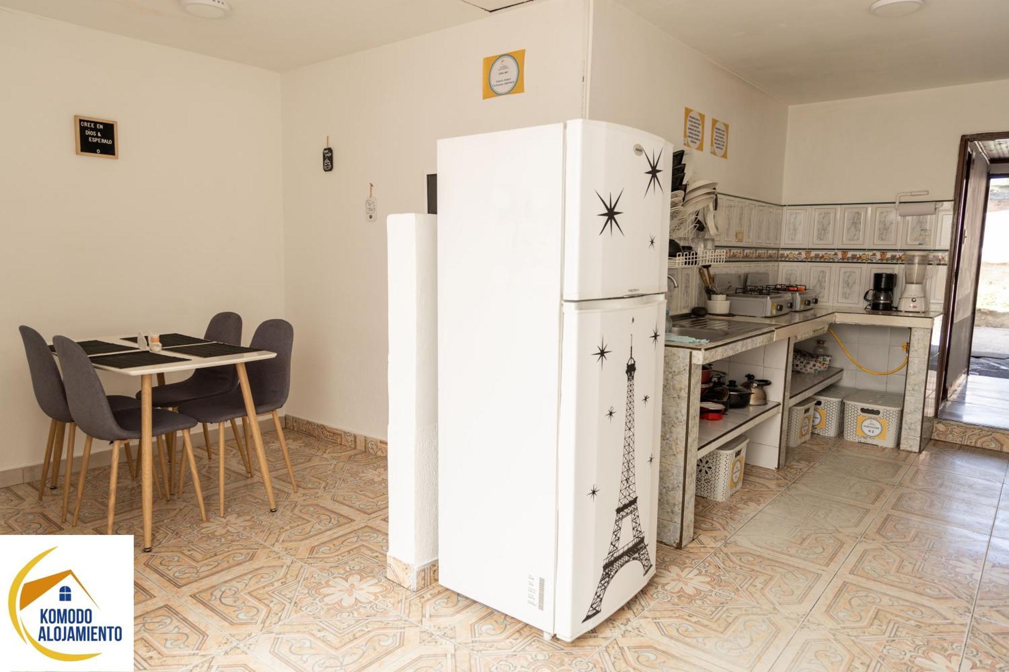 Komodo Alojamiento- Hostal Autoservicio, Ubicado Cerca Al Centro Historico - Bano Privado, Wifi , Cama 2X2 Y Agua Caliente Y Cocina Compartida Popayán Eksteriør billede