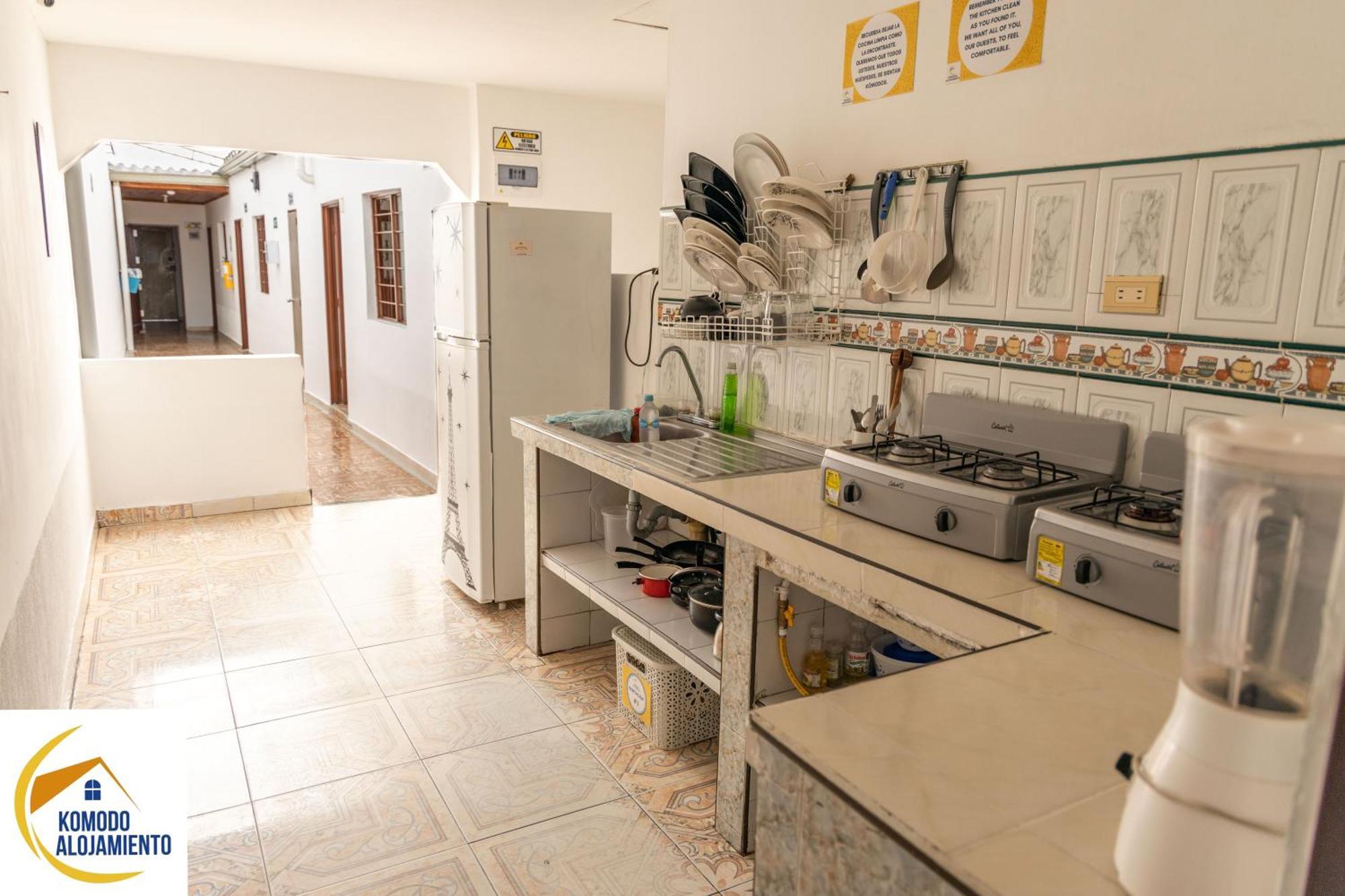 Komodo Alojamiento- Hostal Autoservicio, Ubicado Cerca Al Centro Historico - Bano Privado, Wifi , Cama 2X2 Y Agua Caliente Y Cocina Compartida Popayán Eksteriør billede